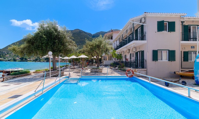 Nikiana Apartment | Apartment-Studio "Nikiana Club - Studio 3" with Sea View, Shared Pool & Wi-Fi