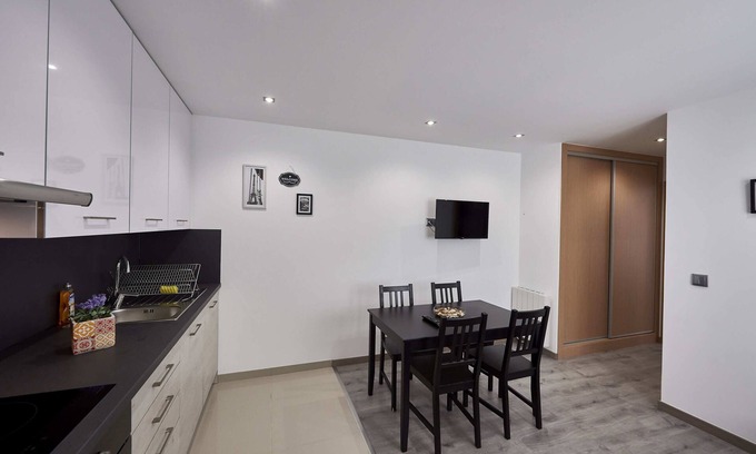 Le Pin Apartment | APARTMENT T2 Rdc in peace, 1 to 4 beds, direct access A4/A104