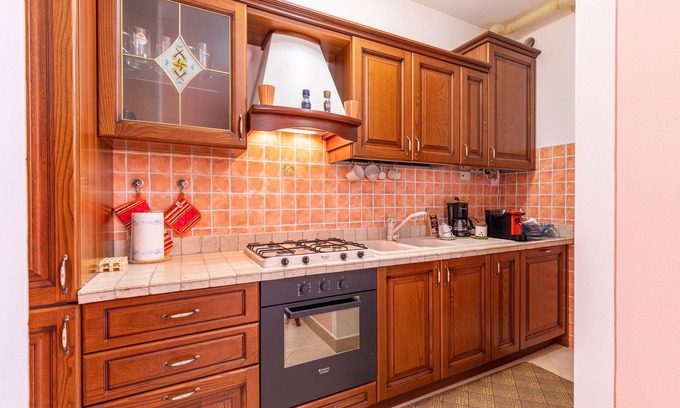 Montefollonico Apartment | Apartment 'Terrazza Da Barbara' with Private Terrace and Wi-Fi