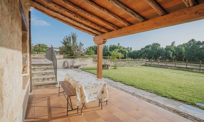 Cabanas de Polendos House | Apartment 'Velasco I' with Private Terrace, Wi-Fi and Air Conditioning