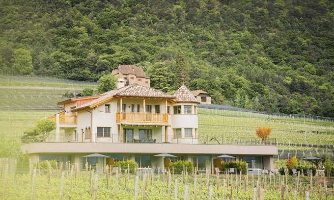 Berg/Monte Apartment | Apartment 'Valentinerhof Apt Fire' with Mountain View, Shared Pool and Wi-Fi