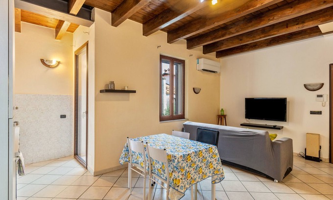 Sud-Ovest Apartment | Apartment 'Verona Fh' with Shared Garden, Wi-Fi and Air Conditioning