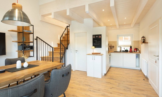 Oflingen Apartment | Apartment 'Verschnuufeckli' with Balcony and Wi-Fi