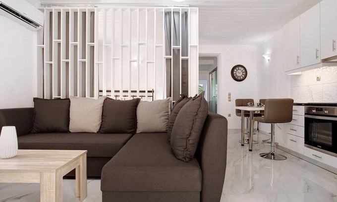 Elation Apartment | Apartment "Villa Drosia" with Sea View, Private Garden & Wi-Fi