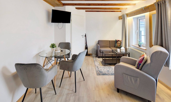 Alsfeld Apartment | Apartment 'Vogelsberger Bett 7 Die 1' with Wi-Fi