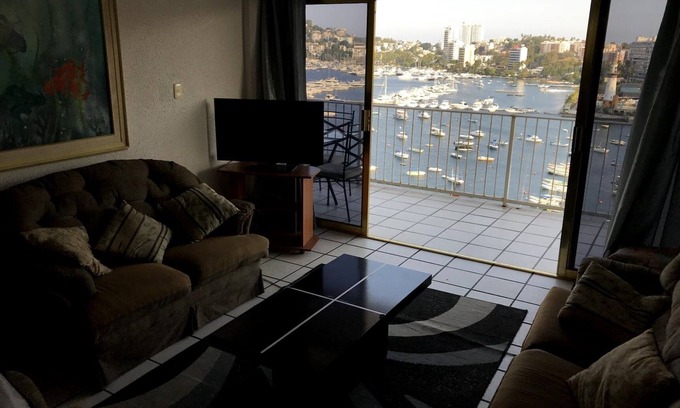 Las Playas Apartment | Apartment with Spectacular Bay View