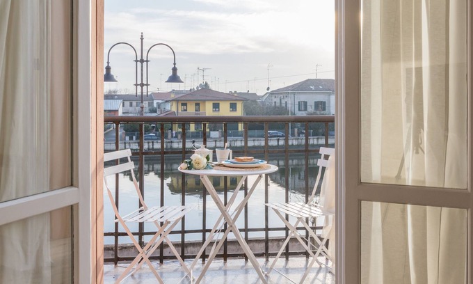 Codigoro Apartment | Apartment with balcony on the Po river