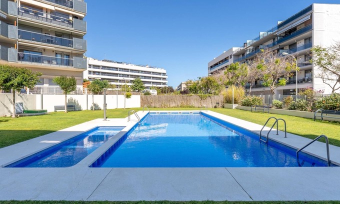 Cambrils Apartment | Apartment with pool and parking 350m beach