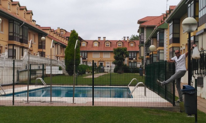 Comillas City Center Apartment | Apartment with pool