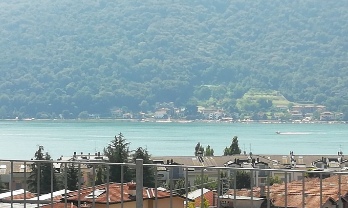 Sarnico Apartment | Apartment with solarium overlooking the lake near the center and the lakefront