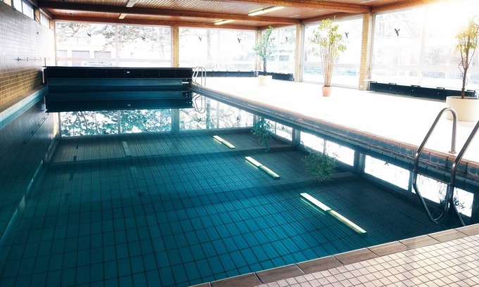 Augsburg-Goggingen Apartment | Apartment with swimming pool