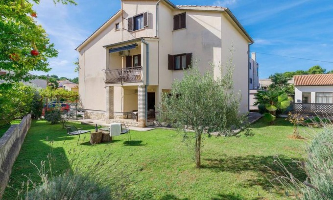City Center Apartment | Apartment Zrinka by Interhome
