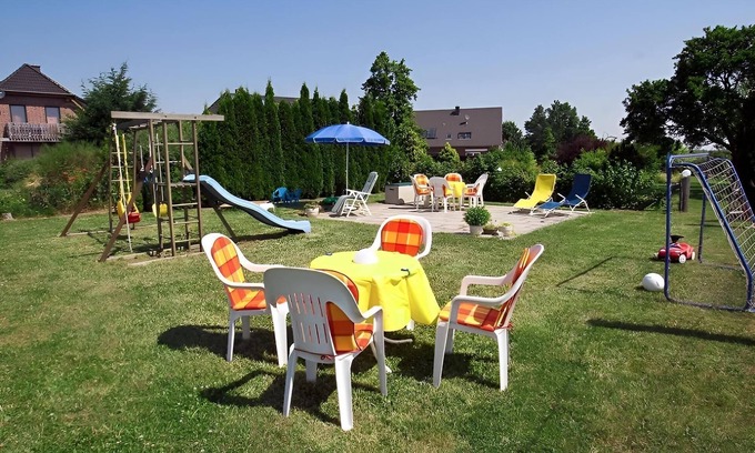 Clausdorf Apartment | Apartment "Zur Eule - Uhu" with Shared Garden & Wi-Fi