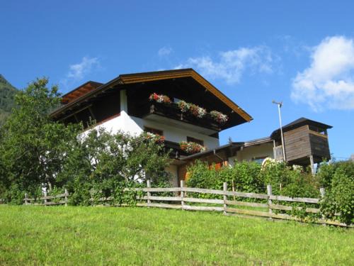 Pragraten Apartment | Apartments Auenheim