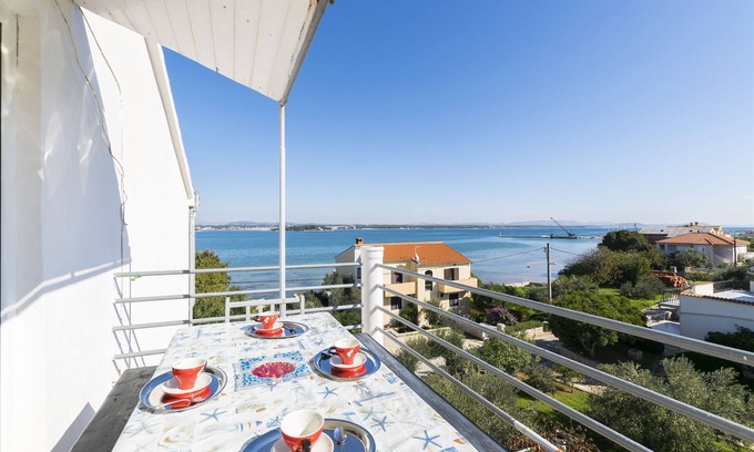Kraj Apartment | Apartments Irena (16831-A4) - Tkon - island Pasman