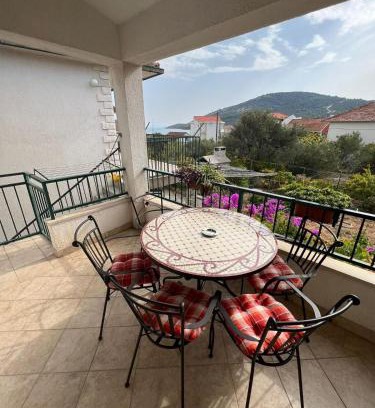 Vinisce Apartment | Apartments Luna