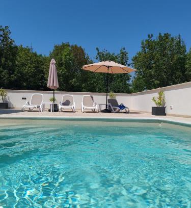 Lovrecica Apartment | Apartments Oleander Lovrečica-residence with pool