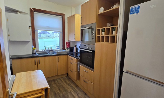 Kelty Apartment | ApartmentSleeps5-Parking-Garden-PetsOk