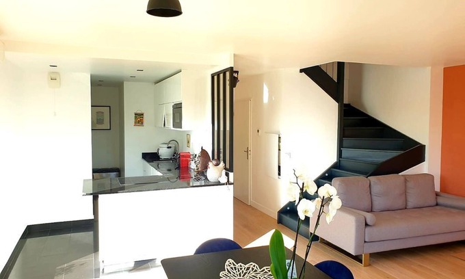 Plateau - Mont-Valerien Apartment | App/3ch/wifi/defense/parkinggratuit/terrasse100m2