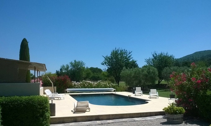 Alleins Apartment | Appart. 2 Pers. Le Calme au Coeur des Oliviers