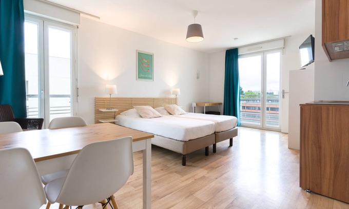 Le Hameau House | Appart'Hotel Victoria Garden Pau