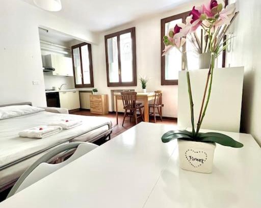 Parma City Centre Apartment | APPARTAMENTO CENTRO con Self Check-in
