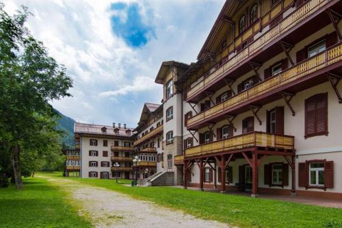 Dobbiaco Apartment | Appartamento Dolomiti 2135 Villaggio Turistico