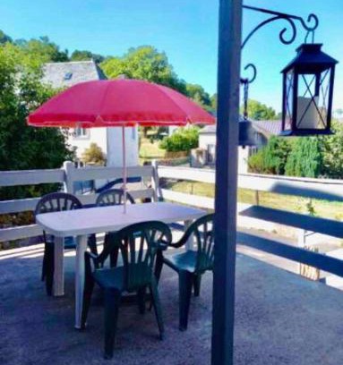 Egliseneuve-d'Entraigues Apartment | Appartement Dans un village en Auvergne sancy