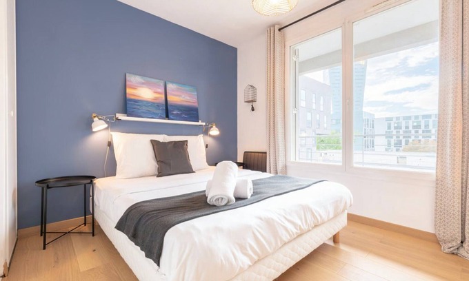 Saint-Maurice Pellevoisin Apartment | Appartement équipé proche gares + parking !