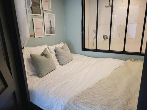 Baflo Apartment | Appartement 1 met uitzicht op de waterkant van Op de Roemte