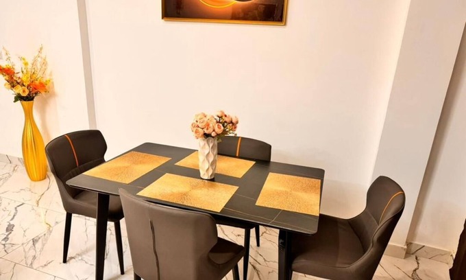 Bingerville Apartment | Appartement 3 pièces 2 chambres 1 salon avec jardin, cuisine impeccable et wifi