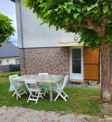 Rosiers-d'Egletons Apartment | Appartement avec jardin privé