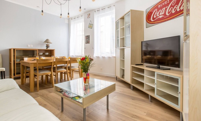 Mouvaux Apartment | Appartement Avec 3 Suites Parentales et Borne D'arcade!