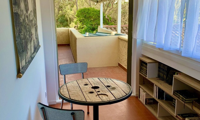Vergeze Apartment | Appartement Avec Terrasse