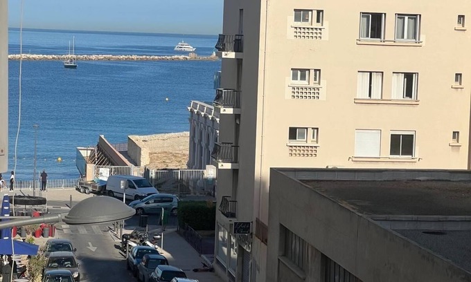 Le Pharo Apartment | Appartement Bord de mer Situé Dans le 7e, Proche de Tous Commerce et Transports