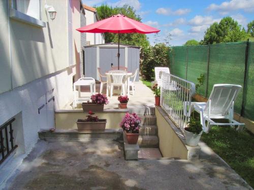 Breuillet Apartment | Appartement charmant à Breuillet avec jardin spacieux