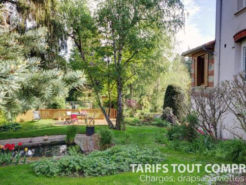 Andrezieux-Boutheon Apartment | Appartement Confortable avec Jardin Privatif, Terrasse et Équipements Modernes - FR-1-496-194