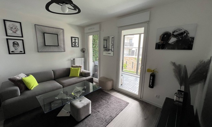 Poissy Apartment | Appartement Cosy Avec Terrasse