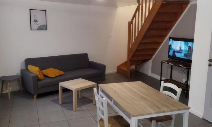 Hebuterne Apartment | Appartement en duplex à Hébuterne, avec lave linge