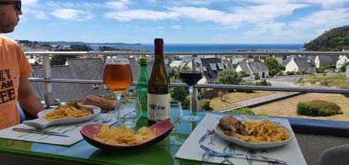 Erquy Apartment | Appartement ERQUY Bretagne vue mer exceptionnelle sur les hauts d'Erquy au calme ! 900 m du centre ville et au pied du GR34