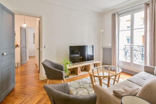 Ternes Apartment | Appartement Haussman et son balcon - Welkeys