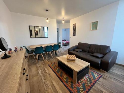 Quartier du Casino Apartment | Appartement lumineux 2 ch, proche plage & commerces - FR-1-706-31