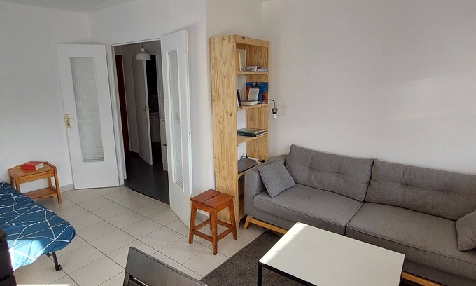 Gaillard Apartment | Appartement Lumineux au Calme Avec Balcon Tout Proche de Genève