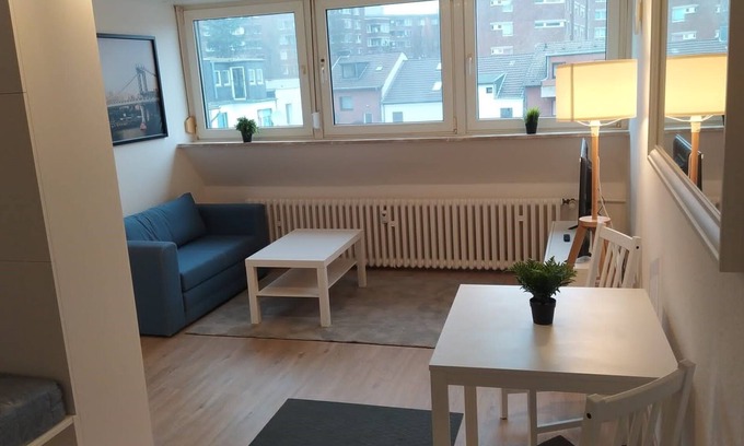 Dahl Apartment | Appartement Ohne Balkon, Rechts im 3.og - Frisch Renovierte Appartements