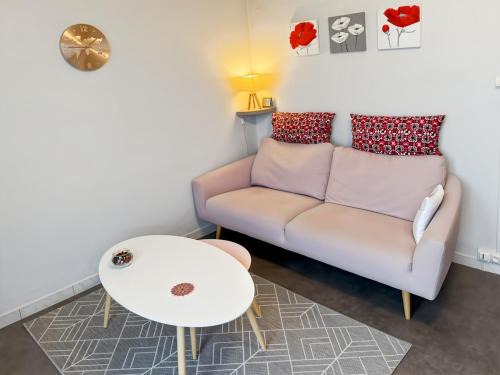 Aurillac Apartment | Appartement T3 - Vue dégagée - Parking