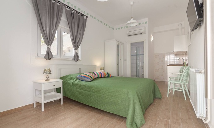 Koper Apartment | Appartmant for 2 people with private bathroom and kitchen