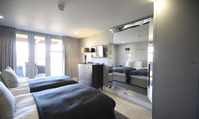 Stoke by Nayland Cabin | Apple Tree Lodges