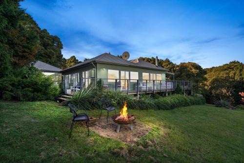 Robertson House | Applegarth Cottage - Whole House On 5 Acres