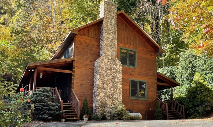 Banner Elk Cabin | APPsolute Heaven- A 4 Season Mountain Retreat