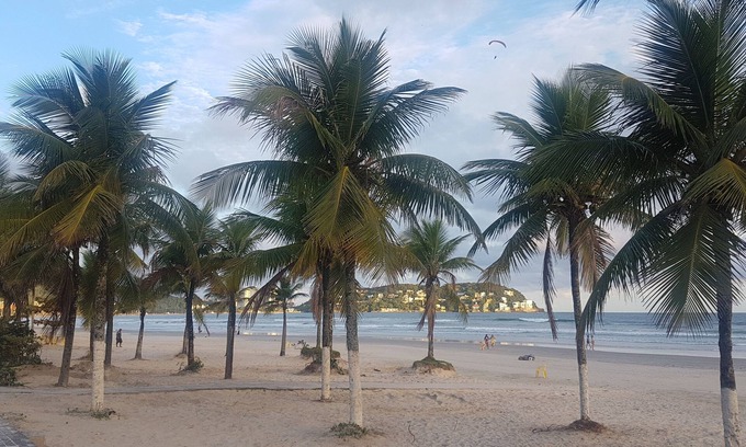 Enseada Apartment | Apt. comfortable, well located 100mts from Enseada-Guarujá Beach